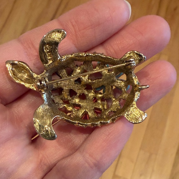 Colorful Turtle Brooch by Art - Picture 4 of 4